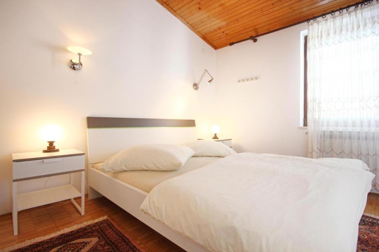 Guesthouse Gradina Loviste Exterior photo