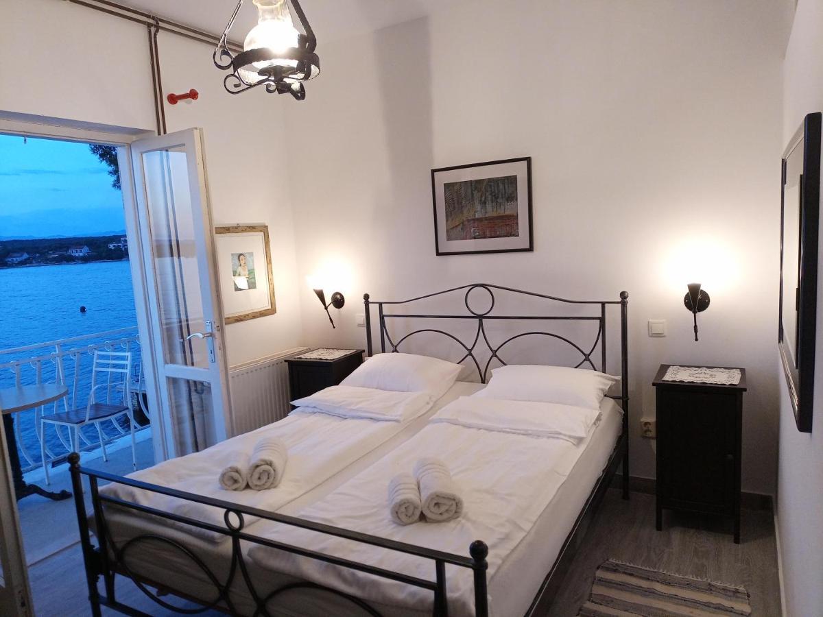 Guesthouse Gradina Loviste Exterior photo